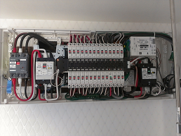 ご家庭用分電盤内